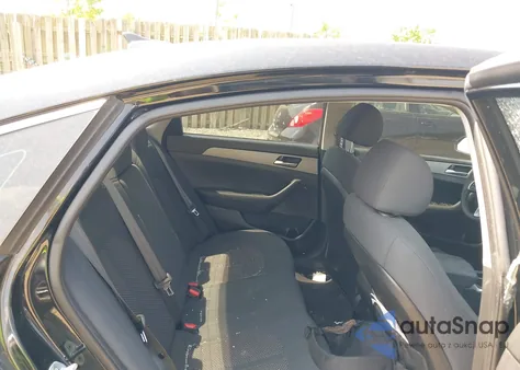 2019 Hyundai Sonata Se z USA, uszkodzony, nr VIN 5NPE24AFXKH743247